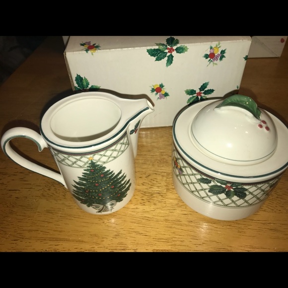 MIKASA CHRISTMAS STORY SUGAR & CREAMER SET - Picture 5 of 6